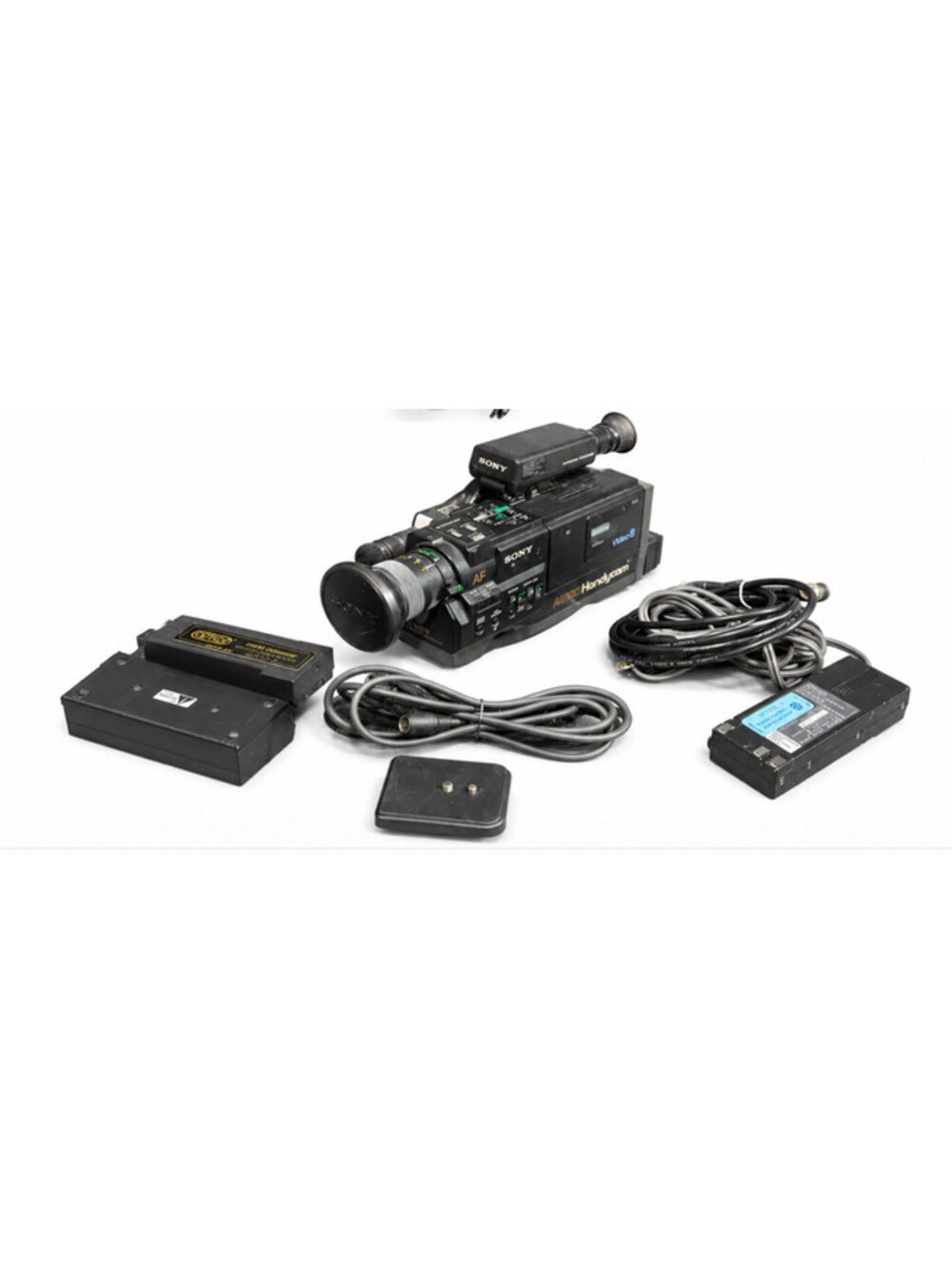Vintage Sony CCD-V8AF Video 8 Handycam Camcorder BCA-70 Charger Hard Case Bundle